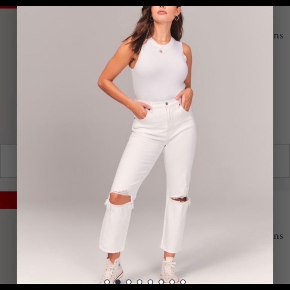 Curve Love Ultra High Rise Ankle Straight Jeans
Color: RIPPED WHITE size 29